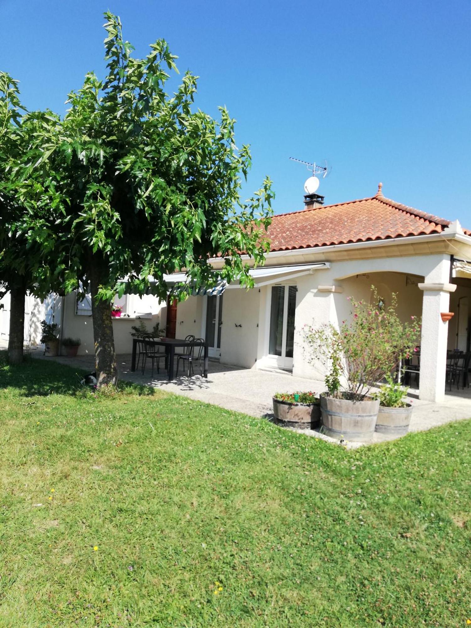 Suite Jomenisa Auriébat Exteriér fotografie